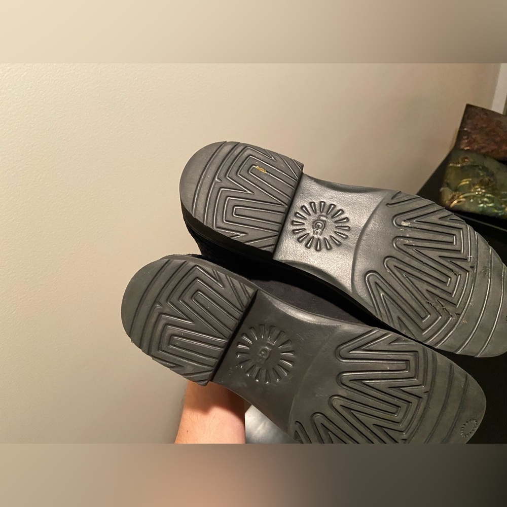 Ugg Boots Size 8.5 - Picture 10 of 11